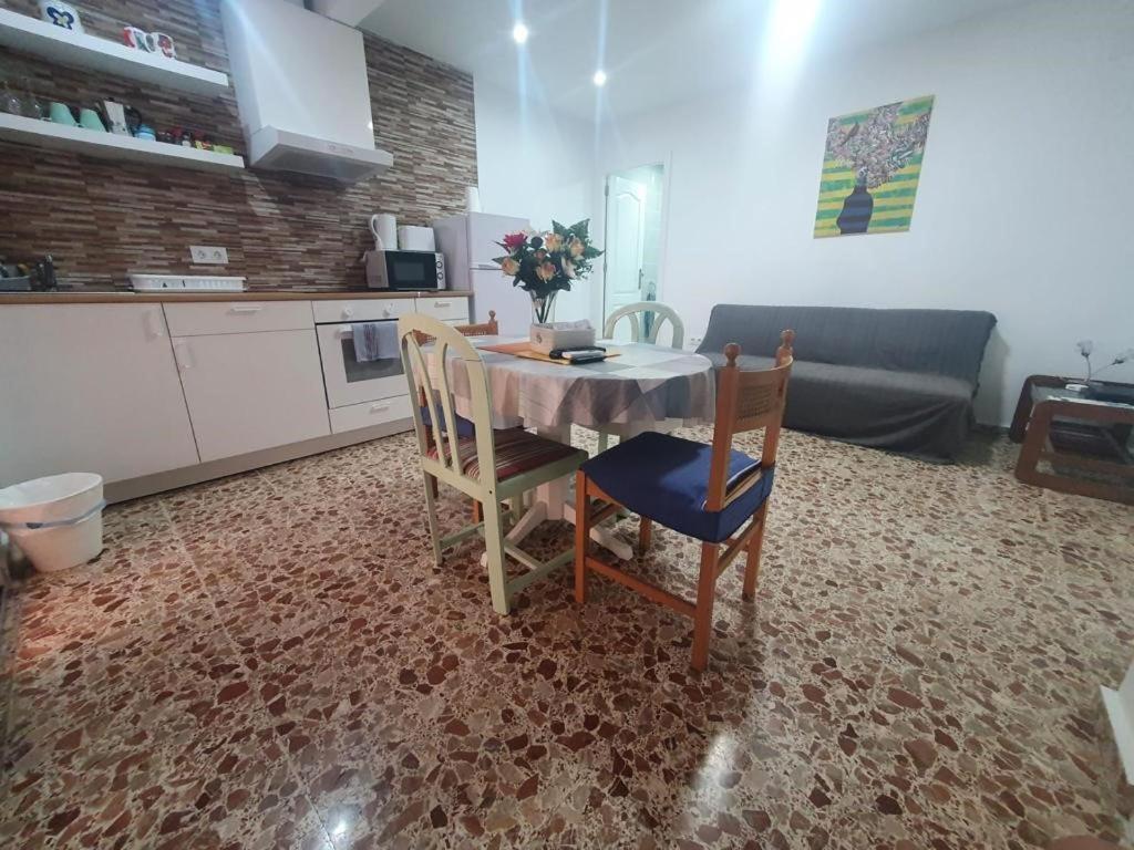 Genius Apartments Аликанте Экстерьер фото